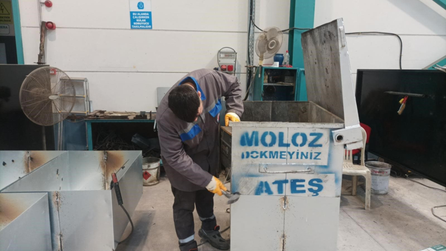 Kepez Belediyesi'nde Kurban Bayramı öncesi çöp konteyneri seferberliği